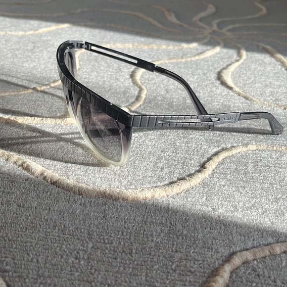 Chloe | Gray Sunglasses Gradient Frame